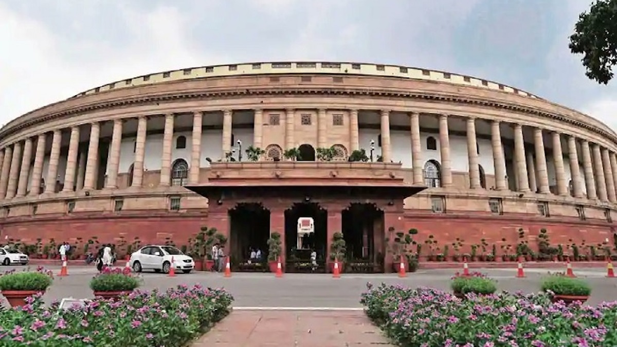Bill On Delhi Transfer Posting: दिल्ली में ट्रांसफर-पोस्टिंग वाला बिल कल संसद में पेश होना संभव, पास हुआ तो मोदी सरकार लगाएगी दो निशाने