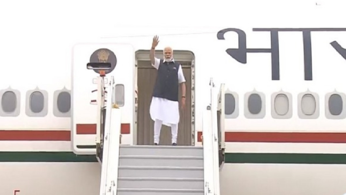 PM Modi France Visit: तीन दिवसीय दौरे पर फ्रांस रवाना हुए पीएम मोदी, जानें दौरे की खास बातें
