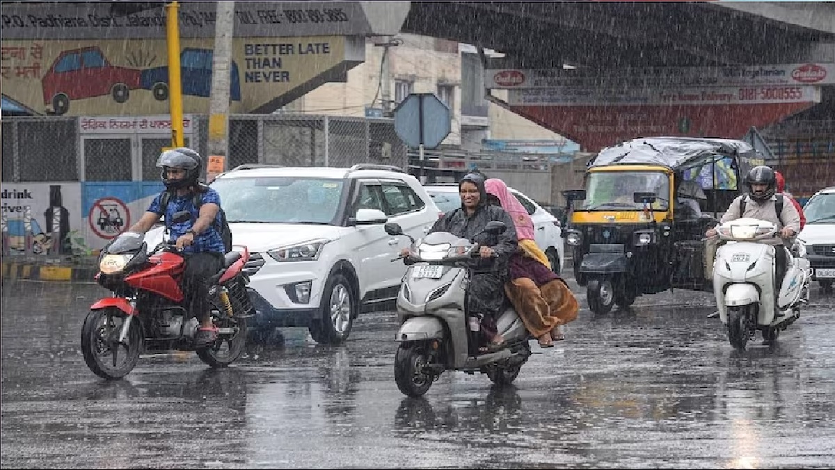 Weather: दिल्ली में सताएगी गर्मी, तो UP-बिहार और उत्तराखंड में बरसेंगे बादल, जानिए IMD का अपडेट