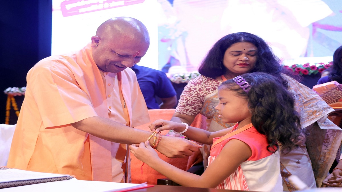 CM Yogi Rakhi: रक्षाबंधन पर CM योगी का बेटियों को तोहफा, अब कन्या सुमंगला के लाभार्थियों को मिलेंगे 25 हजार रुपये