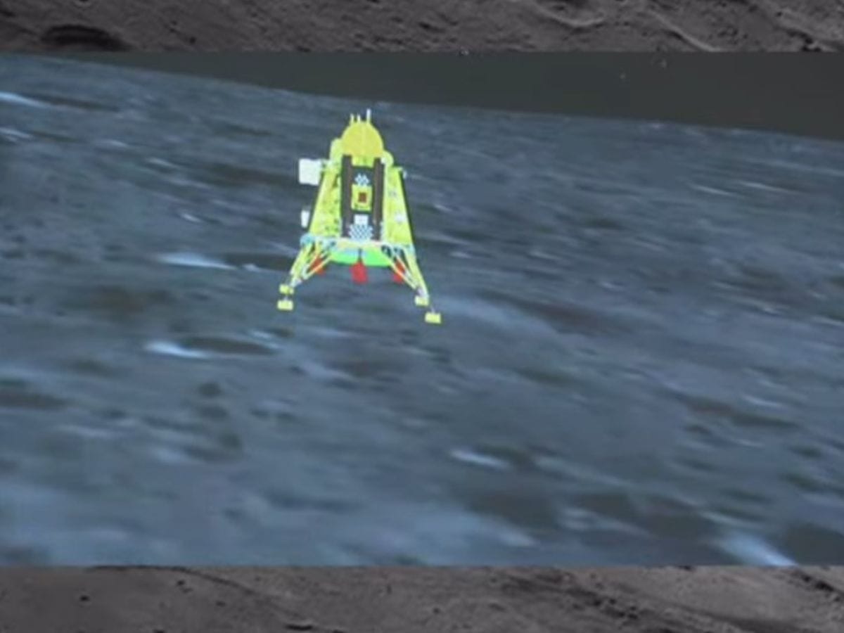 Chandrayaan 3: इसरो के वैज्ञानिकों ने चंद्रयान के विक्रम लैंडर को चांद से उड़ाकर फिर उतारने का कर दिखाया करिश्मा!, देखिए Video