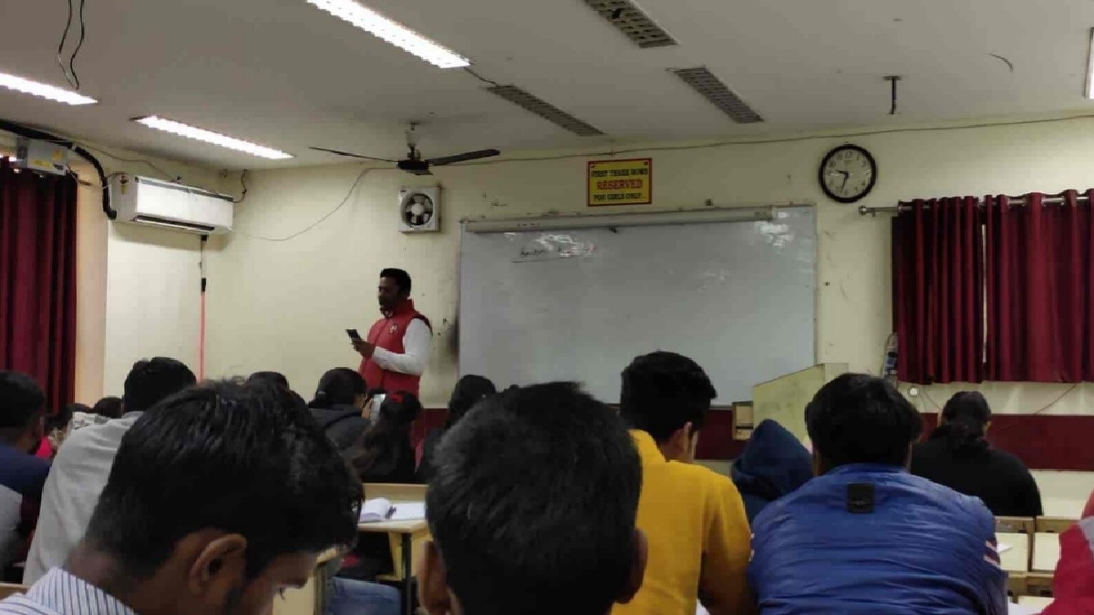 Bihar Coaching: बिहार में अब शाम 4 बजे के बाद ही चलेंगे कोचिंग, 75 फीसदी अटेंडेस न हुई तो छात्र बोर्ड परीक्षा भी नहीं दे सकेंगे