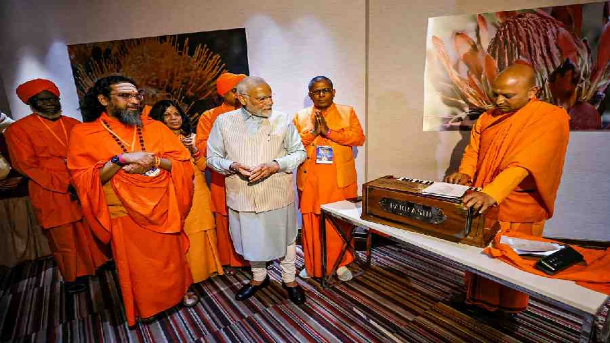 PM Modi: ब्रिक्स सम्मेलन में पीएम मोदी ने BAPS प्रतिनिधिमंडल से की मुलाकात, इन विषयों पर की वार्ता