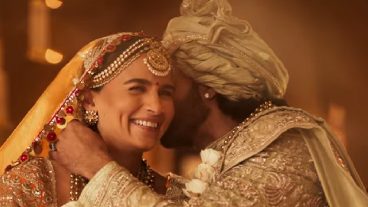Kudmayi OUT NOW: आलिया ने शेयर किया अपनी फिल्म का आखिरी गाना, दिखी रॉकी-रानी की ड्रीमी शादी की झलक