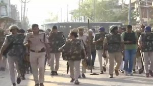 Nuh Brij Mandal Yatra: नूंह में बृजमंडल यात्रा निकालने पर अड़े हिंदू संगठन, प्रशासन ने रोक लगाने के लिए छावनी में बदला
