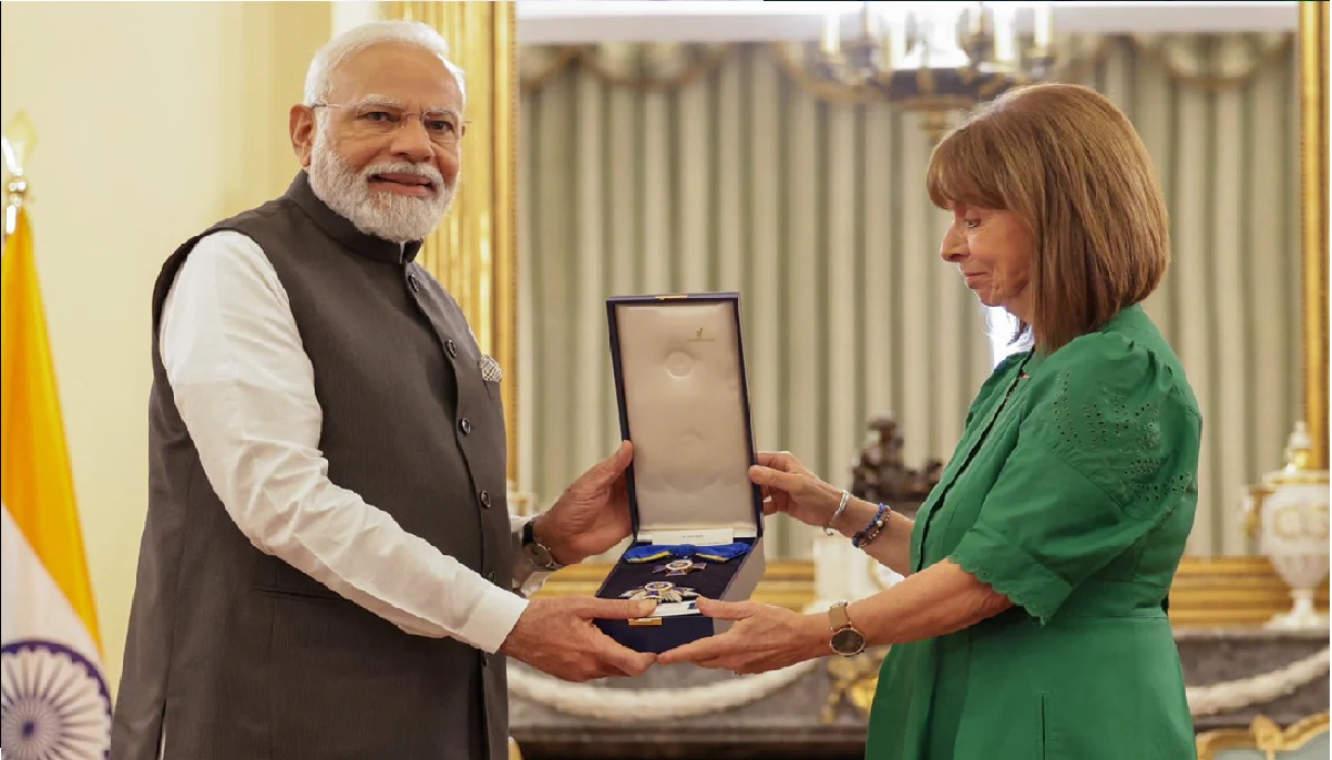 PM Modi: ग्रीस दौरे पर गए पीएम मोदी को “ग्रैंड क्रॉस ऑफ द ऑर्डर ऑफ ऑनर” से किया गया सम्मानित