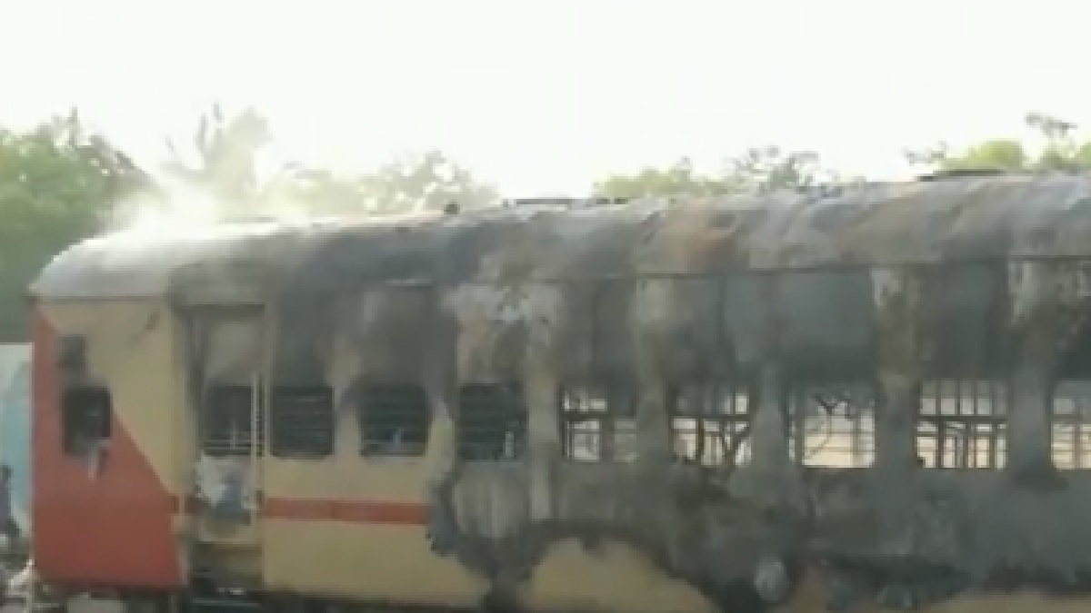 Burning Train Of Madurai: मदुरै में ट्रेन में रसोई गैस से चूल्हा जलाने की वजह से लगी आग ने खत्म कर दीं बहुत सारी जिंदगियां, सवालों के घेरे में रेलवे सुरक्षा बल