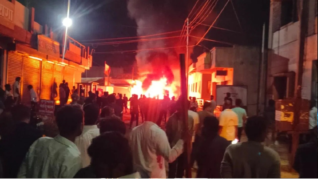 Satara Riots: महाराष्ट्र के सातारा में दो समुदायों में बवाल, पथराव और आगजनी के बाद इंटरनेट सेवा बंद