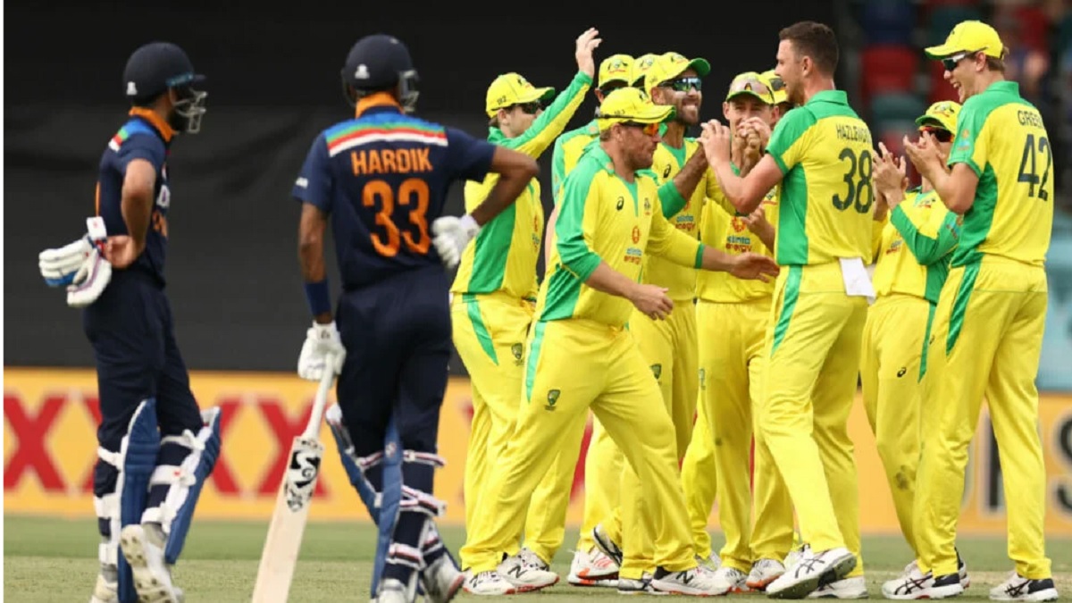 India Vs Australia ODI Series: ऑस्ट्रेलियाई टीम को बड़ा झटका, भारत के खिलाफ पहले वनडे मैच से 2 घातक खिलाड़ी हुए Out