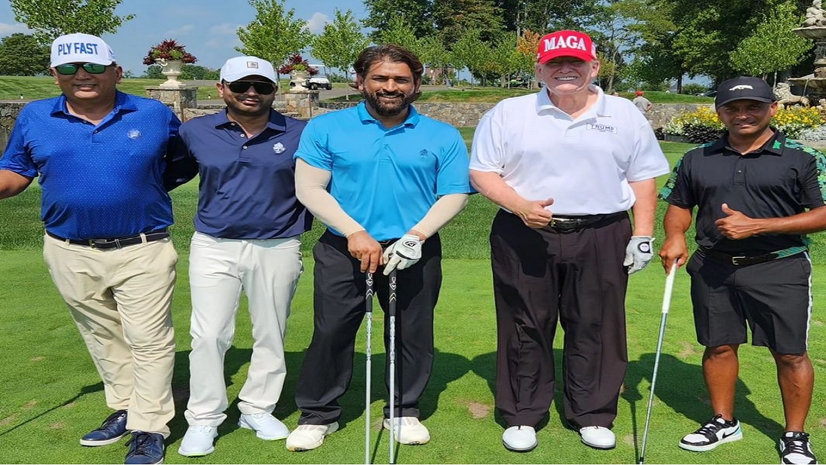 MS Dhoni Video: अमेरिका के पूर्व राष्ट्रपति ट्रंप हुए धोनी के फैन, साथ खेलते दिखे गोल्फ, Video Viral