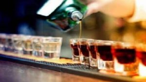 Delhi Liquor Policy: दिल्ली वाले 1 साल में गटक गए 61 करोड़ शराब की बोतलें, नई नीति से शराब भर रही दिल्ली सरकार का राजकोष