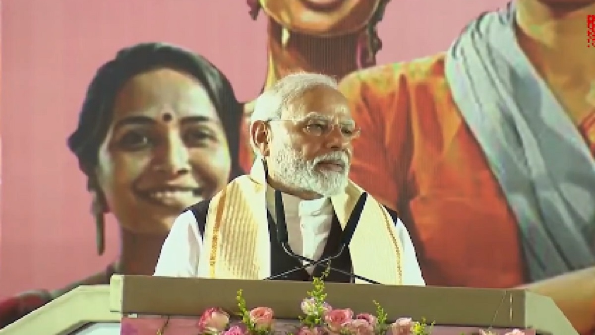 PM Modi Varanasi Visit: ‘माताओं बहनों की शक्ति मेरा सबसे बड़ा सुरक्षा कवच, नारी शक्ति वंदन कार्यक्रम में बोले PM मोदी
