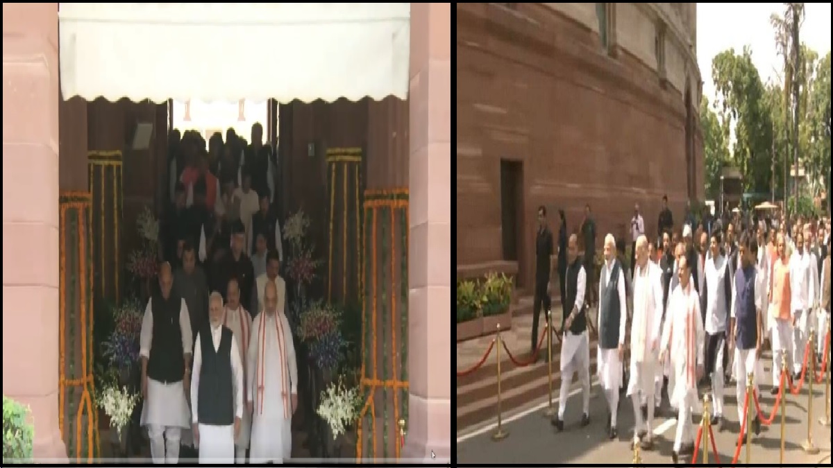 PM Modi in New Parliament: पुराने संसद को अलविदा कह पैदल नए संसद भवन पहुंचे पीएम मोदी, साथ में नजर आए ये नेता, देखिए ऐतिहासिक तस्वीरें