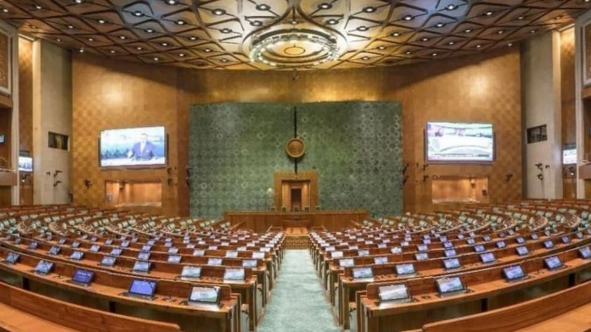 New Parliament House: नए संसद भवन में बुलाया जाएगा संसद का विशेष सत्र, शानदार इंटीरियर की पहली तस्वीरें आई सामने