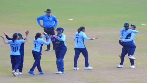 Asian Games 2023 Ind Women vs SL Women: एशियन गेम्स में श्रीलंका की महिला क्रिकेट टीम को हराकर भारत ने जीता गोल्ड, सोशल मीडिया पर लोगों ने ऐसे दी बधाई