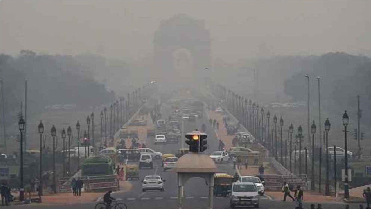 Air Pollution: दिल्ली-एनसीआर में वायु गुणवत्ता खराब, लोगों का सांस लेना तक हुआ दुभर