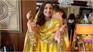 Parineeti Chopra: शादी के 1 हफ्ते बाद सामने आई परिणीति की चूड़ा सेरेमनी की अनसीन फोटो, एक्ट्रेस के चेहरे पर दिखीं 440 वोल्ट की स्माइल