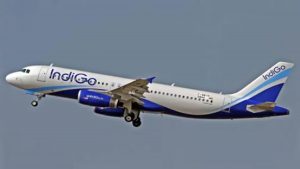 Air Indigo: एयर इंडिगो की उड़ती फ्लाइट में जमकर हुआ हंगामा, युवक ने खुद को टॉयलेट में बंद किया, हिरासत में लिया गया