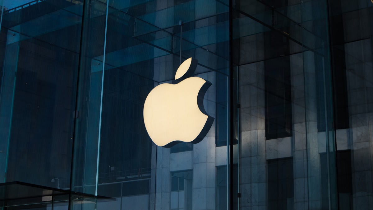 Apple: जासूसी के आरोपों पर Apple ने ‘हमें नहीं पता’ कहकर झाड़ा पल्ला, केंद्र सरकार ने दिए जांच के आदेश