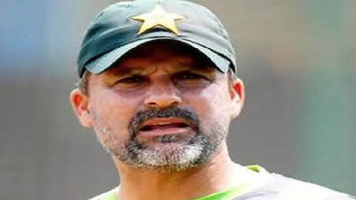 former pakistan captain moin khan