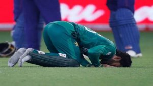 Mohammed Rizwan: पाकिस्तानी खिलाड़ी मोहम्मद रिजवान के मैदान में नमाज अदा करने की आईसीसी से शिकायत, सुप्रीम कोर्ट के वकील ने ये दलीलें देकर सख्त कार्रवाई की मांग की
