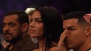 Salman Khan-Ronaldo Crossover: MMA मैच के दौरान एक साथ दिखे Ronaldo और  Salman Khan, खुशी से झूमे फैंस, वीडियो वायरल
