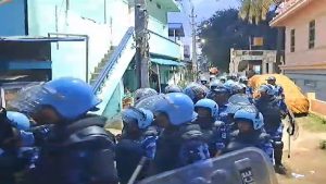 Karnataka Tension: कर्नाटक के शिवमोगा में ईद मिलाद जुलूस के दौरान पथराव से 5 लोग घायल, लाठीचार्ज कर पुलिस ने संभाले हालात