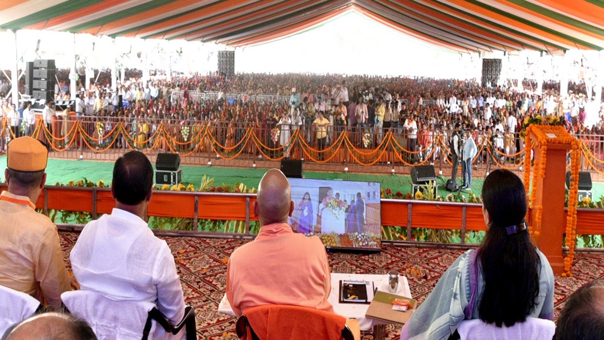 Mirzapur News: पूरे उत्तर प्रदेश पर बरसती है मां विंध्यवासिनी धाम की कृपा- मुख्यमंत्री योगी