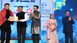 Karan Johar: भारतीय अंतर्राष्ट्रीय फिल्म महोत्सव में करण जौहर ने बिताई अद्भुत शाम, केंद्रीय मंत्री अनुराग ठाकुर को कहा शुक्रिया