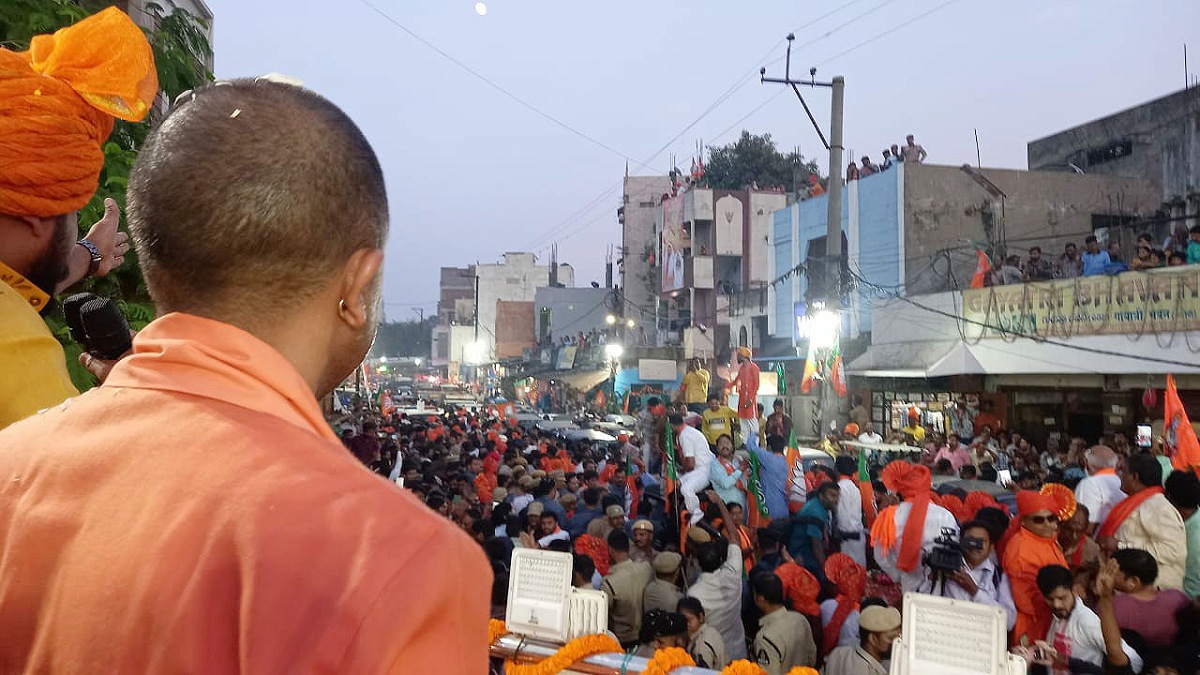 Telangana Assembly Elections: यूपी के सीएम के स्वागत को उमड़ा जनसैलाब, लहराया भगवा- गूंजा-योगी-योगी