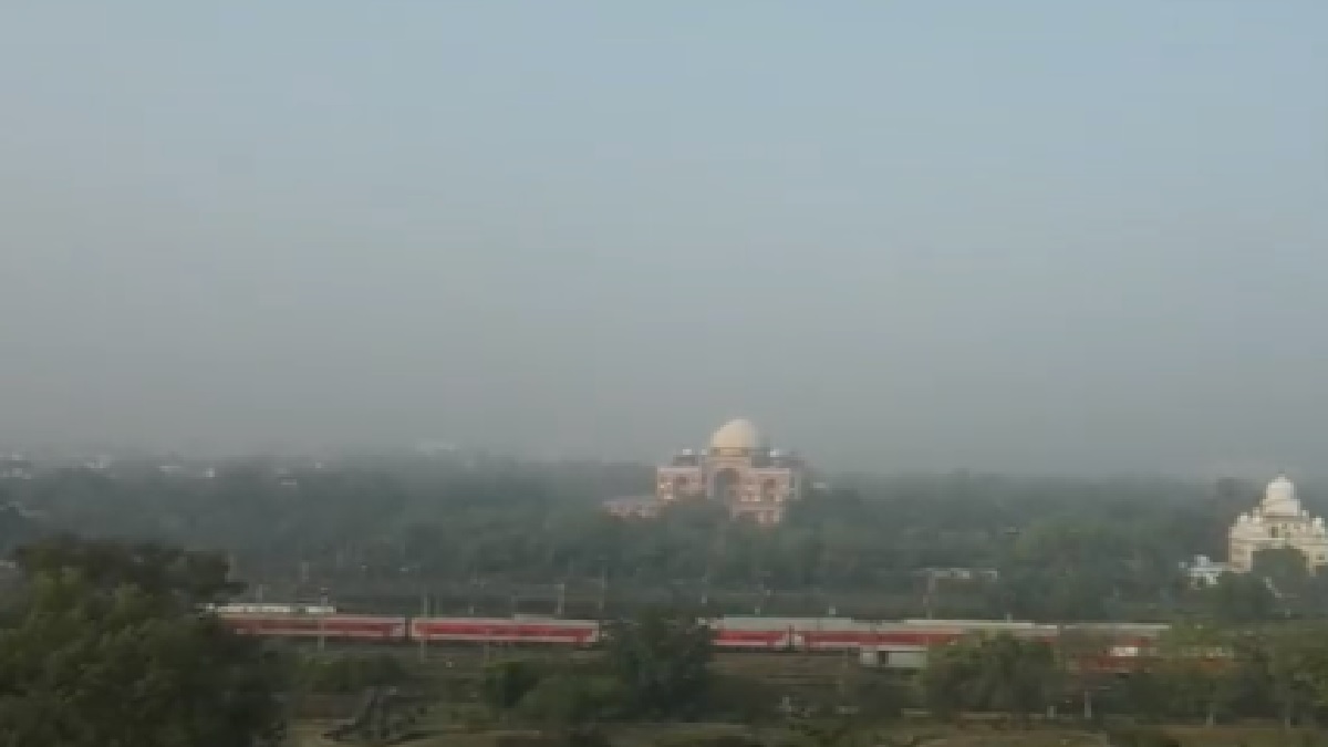 Delhi Pollution: सुप्रीम कोर्ट के आदेश के बाद भी दिल्ली और आसपास दिवाली पर पटाखेबाजी, राजधानी में खराब हुआ हवा का स्तर