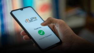 UPI Payment Changes: डिजिटल मोड से पैसे भेजने में 4 घंटे की होगी देरी, फ्रॉड को रोकने के लिए भारत सरकार ने किए ऑनलाइन पेमेंट सिस्टम में बदलाव