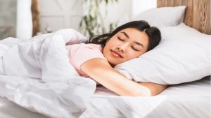 Disadvantages of less sleep: नींद नहीं पूरी होने से जल्दी बूढ़ा होने लगेगा शरीर, बीमारियों को मिलेगा सीधा न्यौता