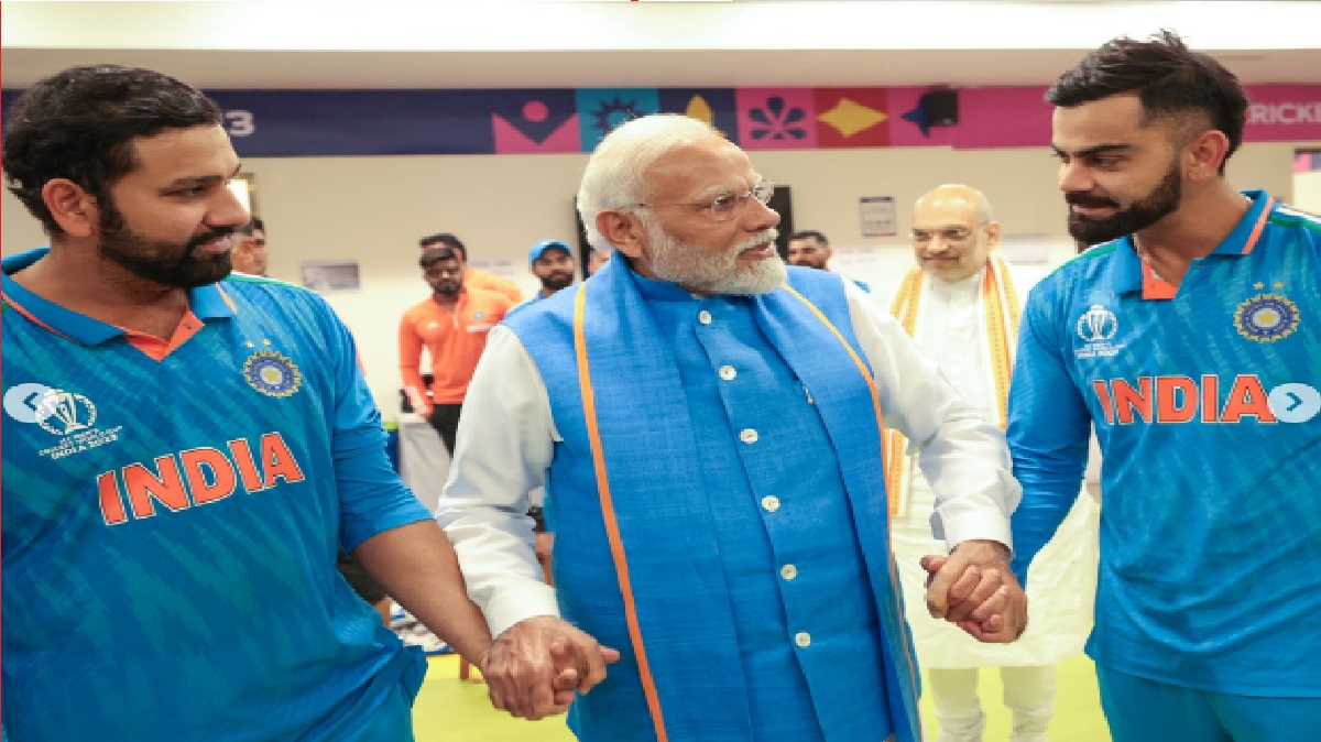 PM Modi With India Team: ‘हार-जीत तो लगी रहती है, मुस्कुराइए…’, ड्रेसिंग रूम जाकर भारतीय क्रिकेटरों का इस तरह बढ़ाया था पीएम मोदी ने हौसला, Video