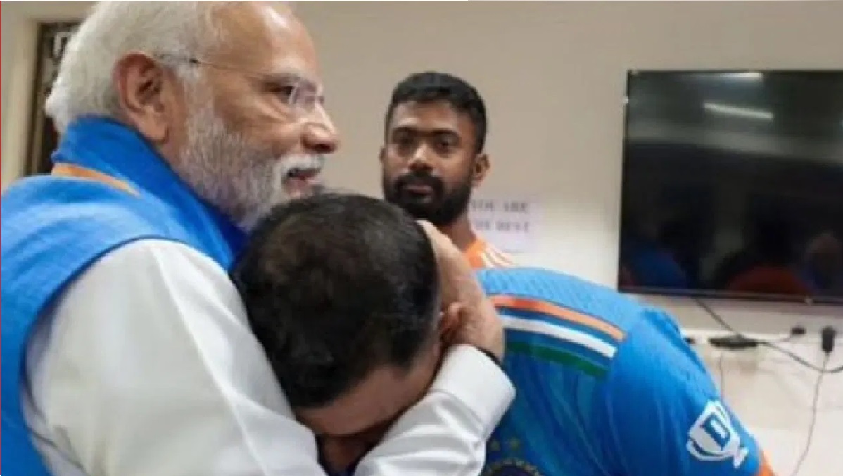 World Cup Final: वर्ल्ड कप फाइनल में मिली हार के बाद पीएम मोदी से गले लगकर रो पड़े शमी, तो प्रधानमंत्री ने ऐसे बंधाया ढाढस