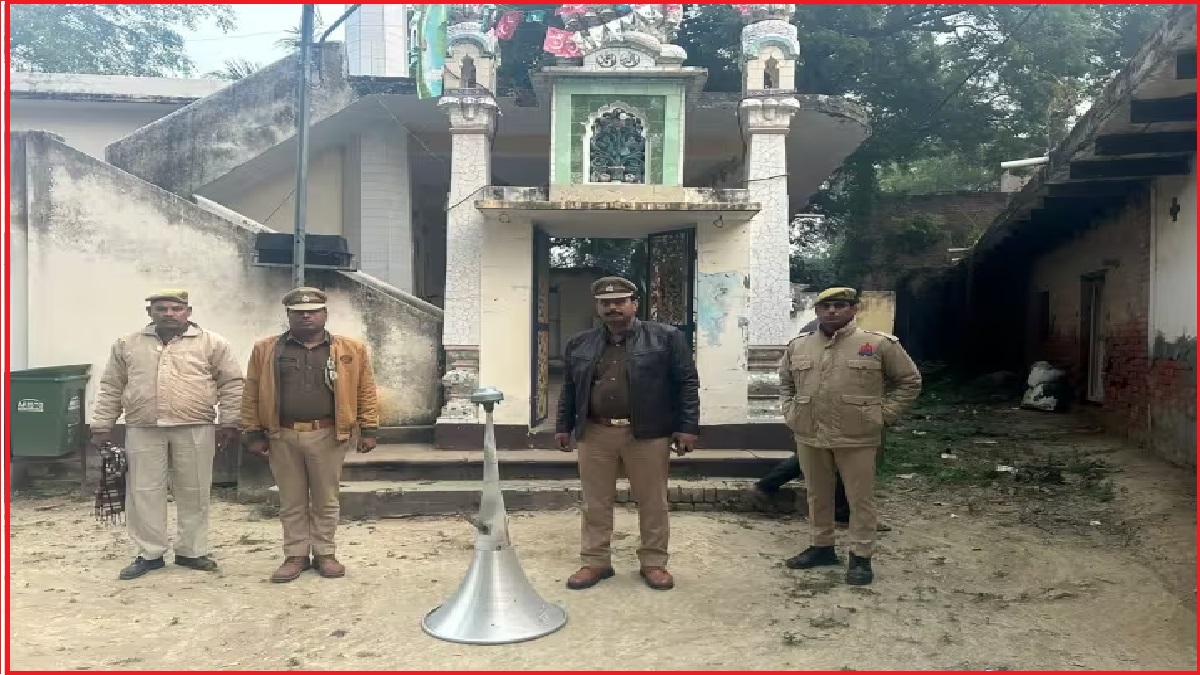 UP News: एक्शन में योगी सरकार, मंदिर-मस्जिदों से हटाए गए अवैध लाउडस्पीकर