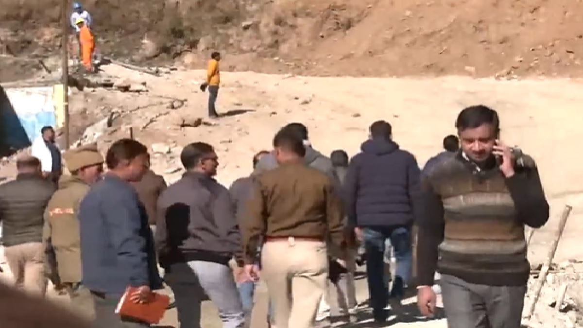 PMO Officers Reach Uttarkashi Tunnel Collapse Spot: उत्तरकाशी के सुरंग में फंसे मजदूरों को निकालने के काम पर पीएम मोदी की नजर, अपने दफ्तर के 2 अफसर मौके पर भेजे