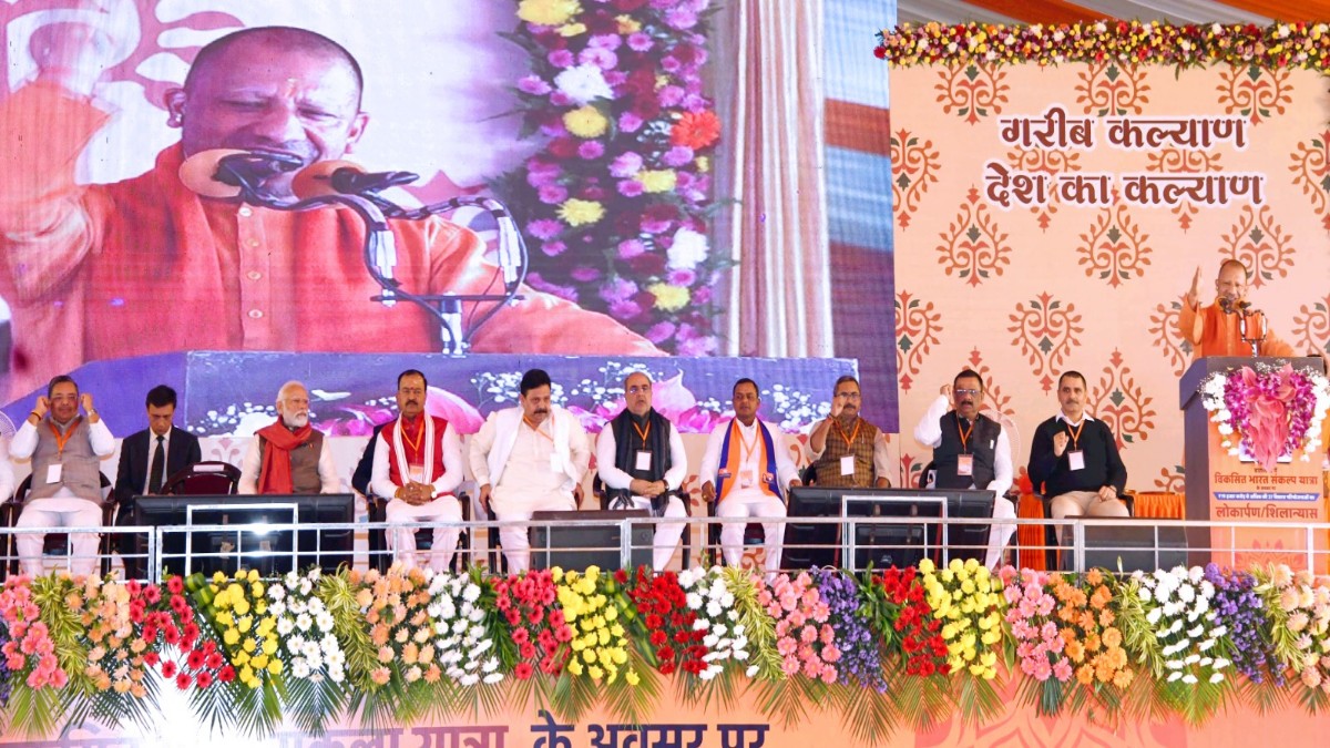 PM Modi Varanasi: पीएम मोदी ने दी गारंटी, तीसरी पारी में देश को बनाउंगा दुनिया की तीसरी सबसे बड़ी ताकत