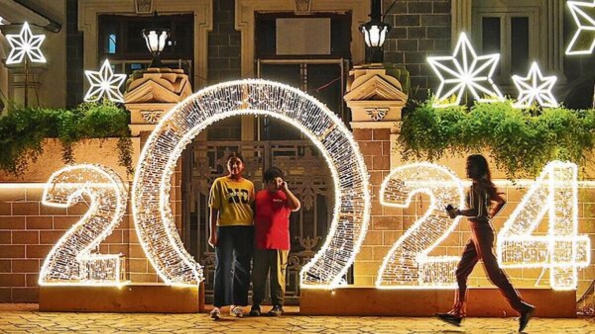 Happy New Year 2024, Quotes, Shayari : नए साल पर फ्रेंड्स, रिश्तेदारों को करना चाहते हैं विश, इन कोट्स और शायरियों के जरिए दे सकते हैं बधाई