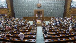 Parliament Session: नहीं थम रहा संसद में सांसदों का निलंबन, अब तक इतने एमपी सस्पेंड