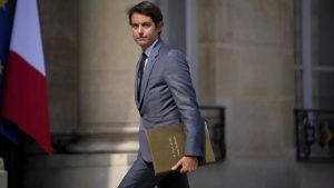 Who is Gabriel Atal: पहली बार एक समलैंगिक को बनाया गया फ्रांस का PM, कभी दिया था हिजाब पर ऐसा बयान, जानें कौन हैं ग्रैबियल अटल
