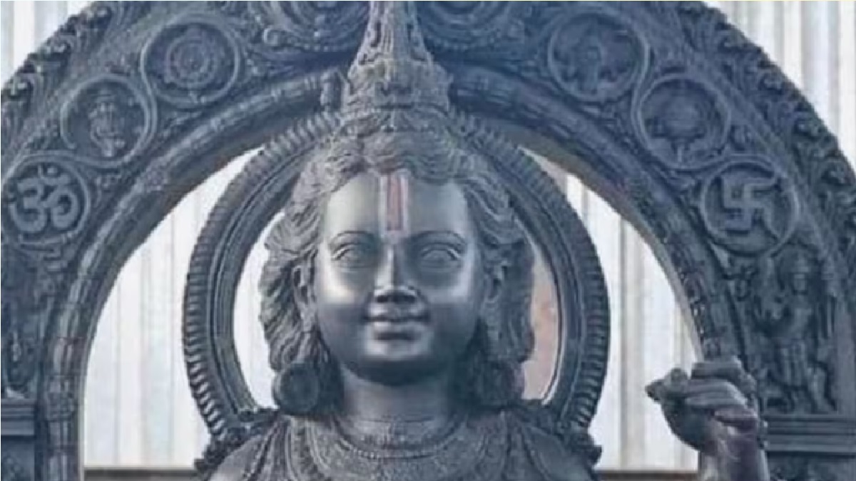Ram Mandir Idol Photos: नकली हैं भगवान राम की मूर्ति की आंखों पर बिना पट्टी की तस्वीर? मंदिर के मुख्य पुजारी सत्येंद्र दास ने उठाए सवाल, कही ये बात
