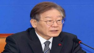 Opposition Leader Attacked : दक्षिण कोरिया के विपक्षी नेता ली जे-म्युंग पर किया गया जानलेवा हमला, गर्दन में घुसा चाकू बाल-बाल बच्चे