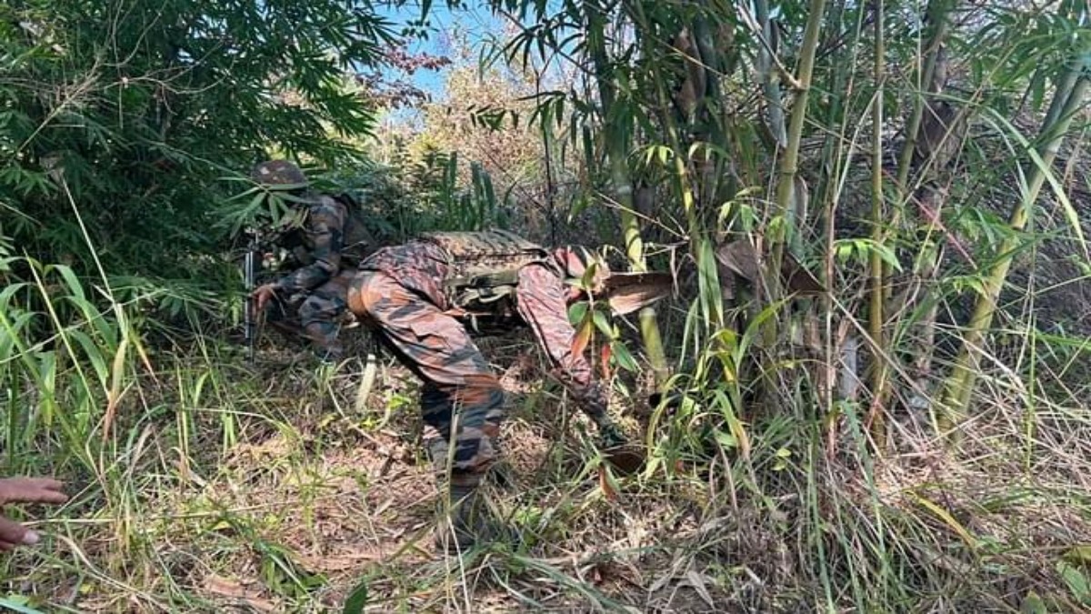 Manipur: मणिपुर में असम राइफल्स के सैनिक ने अपने साथियों पर बरसाई गोलियां, एक की मौत 5 घायल