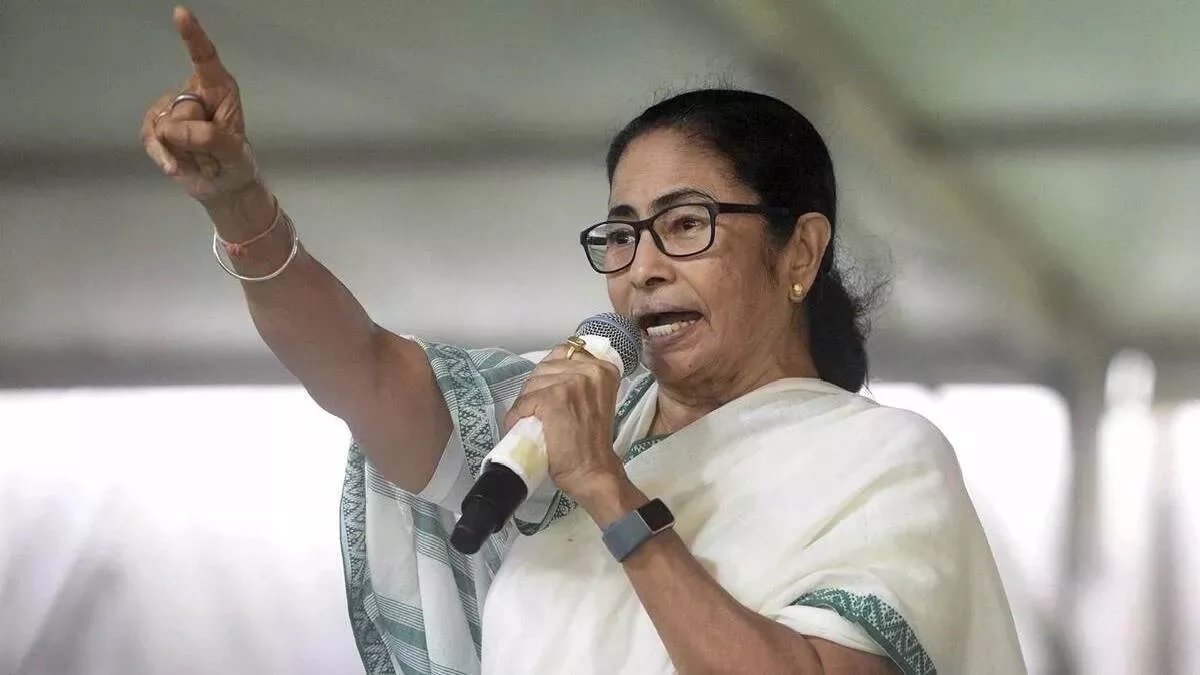 Mamata Banerjee Slams Congress: ताश के पत्तों की तरह बिखरा इंडिया गठबंधन, ममता के इस बयान से मची खलबली