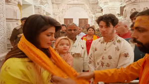 Priyanka Chopra In Ayodhya : बेटी मालती और पति निक जोनस के साथ प्रियंका चोपड़ा ने किए अयोध्या में रामलला के दर्शन, सामने आई खुबसूरत तस्वीरें