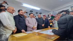 Himachal Political Crises : हिमाचल के तीन निर्दलीय विधायकों ने विधानसभा से दिया इस्तीफा, बीजेपी में शामिल होने की अटकलें