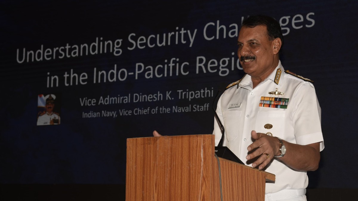 Who Is Dinesh Kumar Tripathi: जानिए कौन हैं वाइस एडमिरल दिनेश कुमार त्रिपाठी, संभालेंगे भारतीय नौसेना प्रमुख का पद
