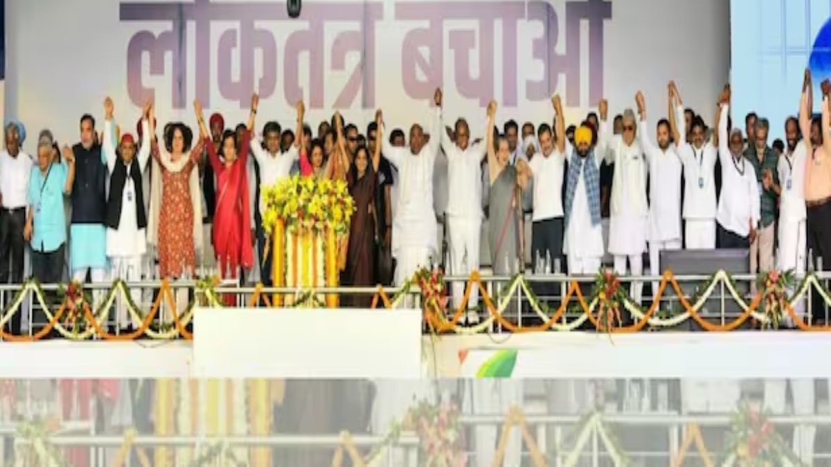 Fight In INDI Alliance: बीजेपी से लड़ने के लिए एकजुट हुए थे विपक्षी दल, लेकिन वायनाड समेत इन जगहों पर आपस में ही भिड़ रहे
