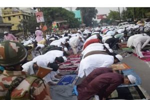 FIR Against Those Offering Namaz On The Road : मेरठ में ईद के दिन सड़क पर नमाज पढ़ने वाले 200 नमाजियों पर दर्ज हुआ मुकदमा, जानिए किसने कराया केस